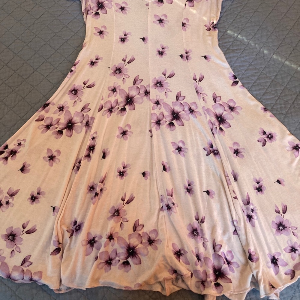 Spring dress - Picture 2 of 3